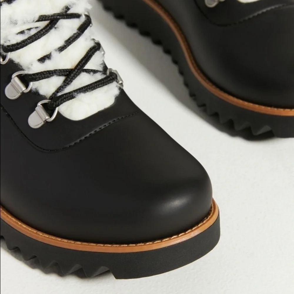 NWT Anthropologie Black Rubber Cream Sherpa Lace Up Snow Rain Boots Size 6